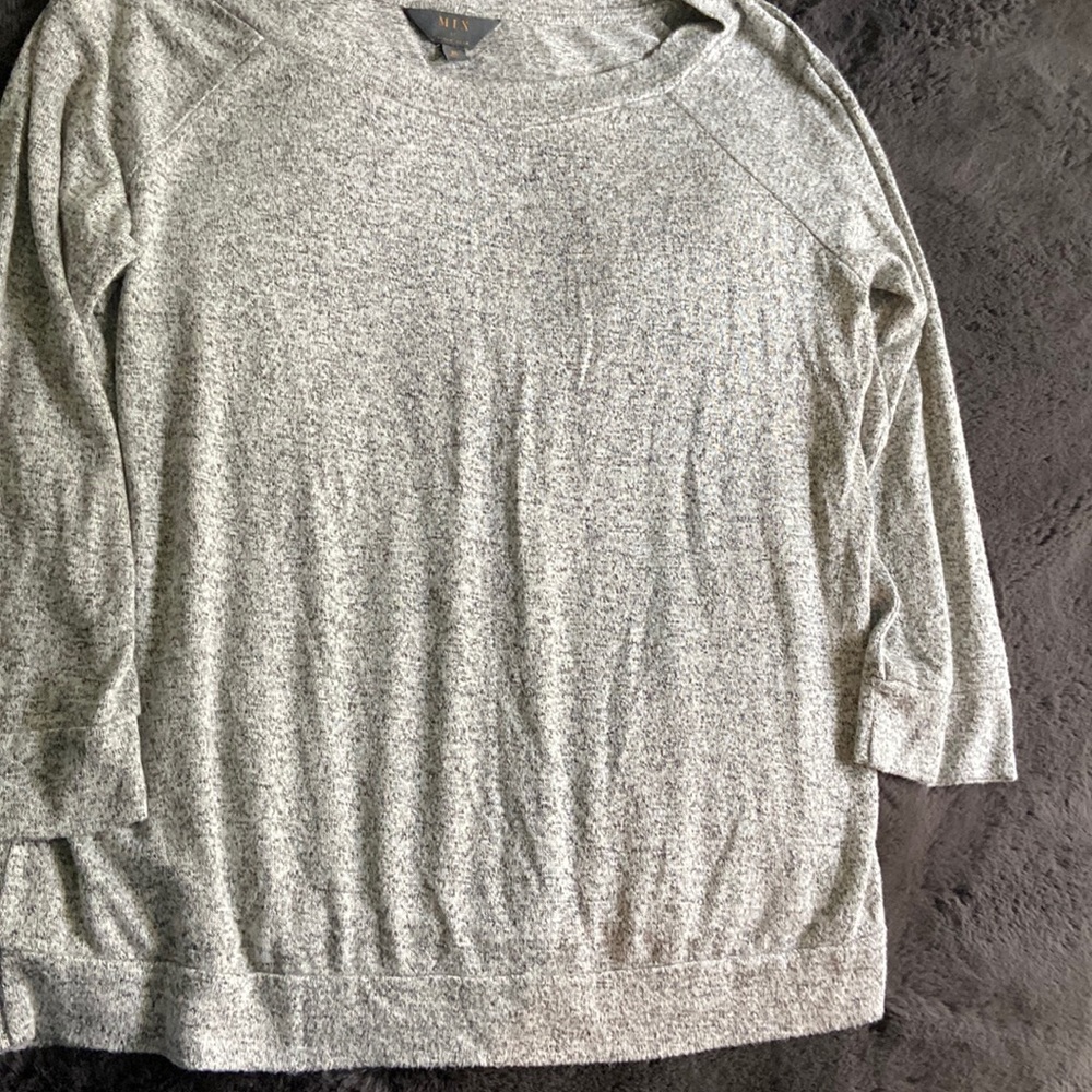 SUPER COZY KNIT TOP .